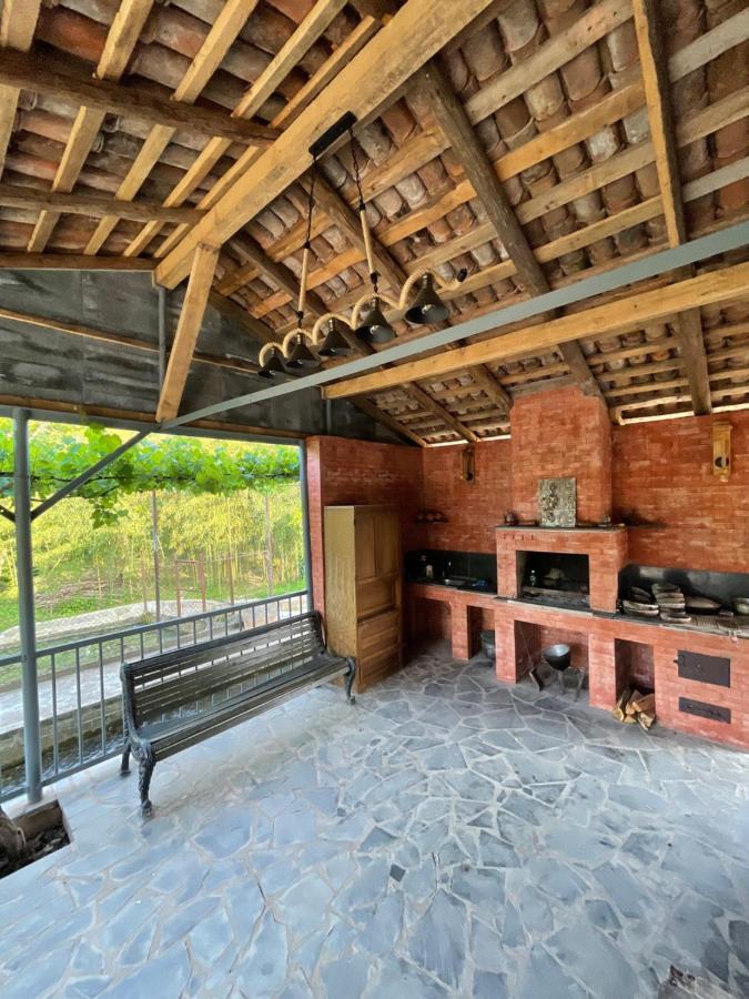 Bed and Breakfast Zaali'S Wine Cellar Vani Exterior foto