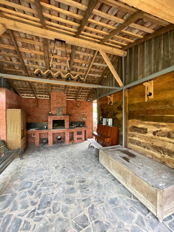 Bed and Breakfast Zaali'S Wine Cellar Vani Exterior foto