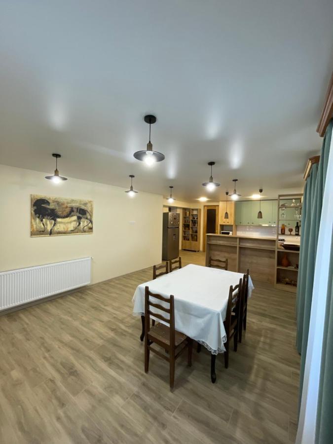 Bed and Breakfast Zaali'S Wine Cellar Vani Exterior foto