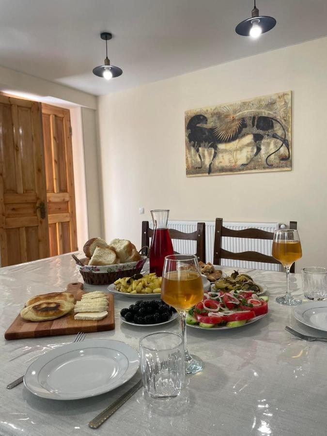 Bed and Breakfast Zaali'S Wine Cellar Vani Exterior foto